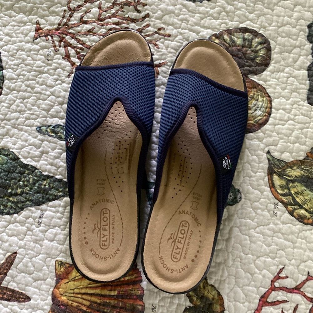 Fly Flot Slide Sandals